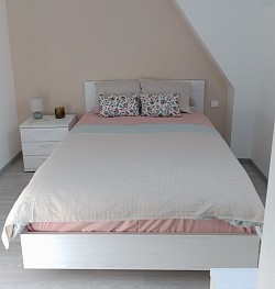 Chambre avec lit double