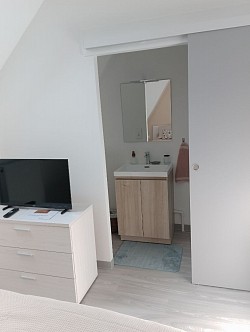 Salle de bain inclus:douche,wc et lavabo