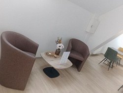 Un petit salon pour vous isoler et prendre le petit déjeuner par les temps mauvais